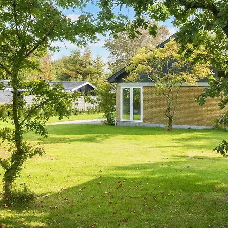 8 Person In Skjern-by Traum *