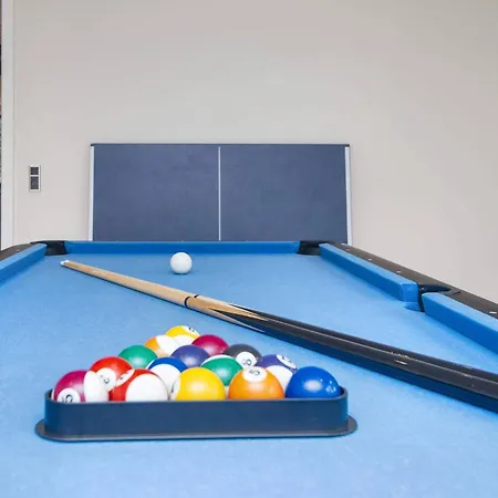 8 Person In Skjern-by Traum