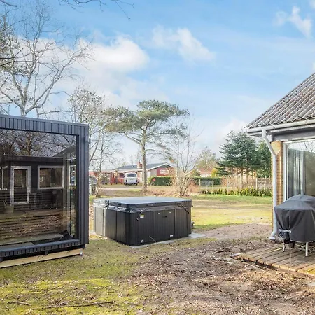 8 Person In Skjern-by Traum Ferienhaus Skjern